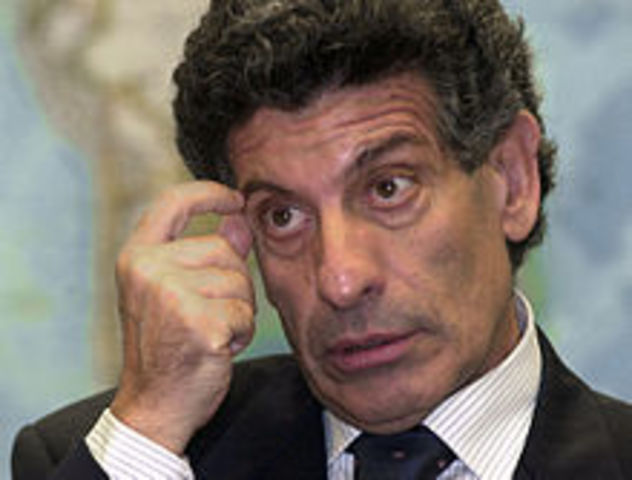 Renuncia de Carlos “Chacho Álvarez”.