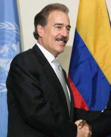 ANDRES PASTRANA ARANGO