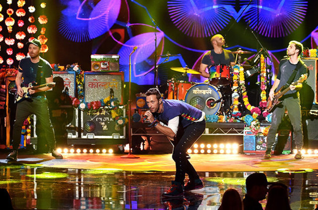 Presentan su nueva canción, "Adventure of a Lifetime" en los Billboard Music Awards