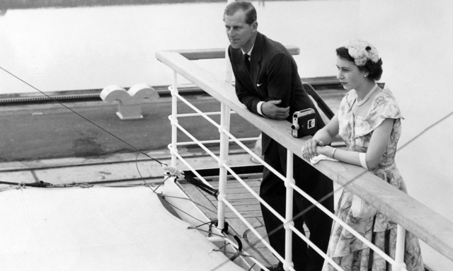 Primera gira por la Mancomunidad Británica de Naciones (Commonwealth) como reina.