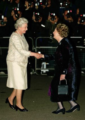 Isabel II inviste primera ministra a Margaret Thatcher