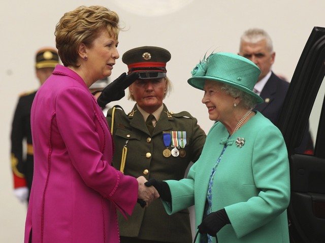 Isabel II hace su primera visita de Estado a la República de Irlanda