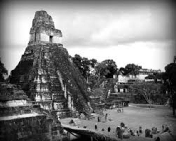 Se suspenden las construcciones en Tikal
