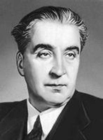 В.В. Виноградов: "Причастия - категория гибридных глагольно-прилагательных форм".