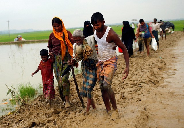 Rohingyas Flee to Bangladesh
