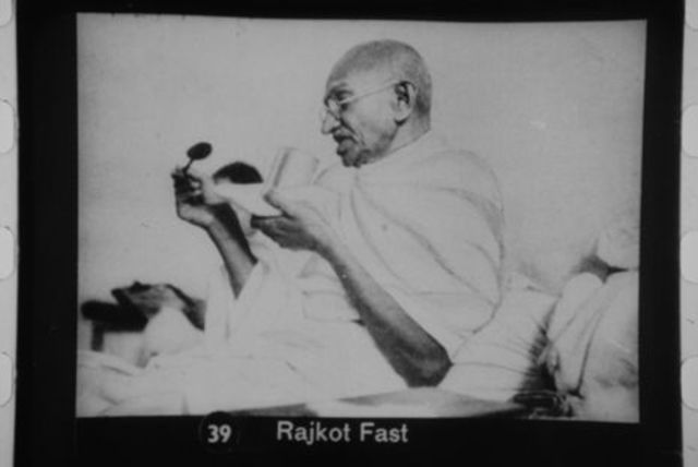 Gandhi Announces Fast-Unto-Death in the Effort to Form a People's Council in Rajkot