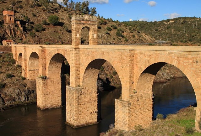 Fundación de Alcántara