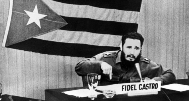 Fidel Castro toma el poder en Cuba