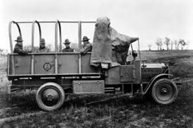 Trucks are used for in World War I