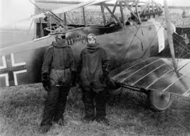 the first Pilots in War