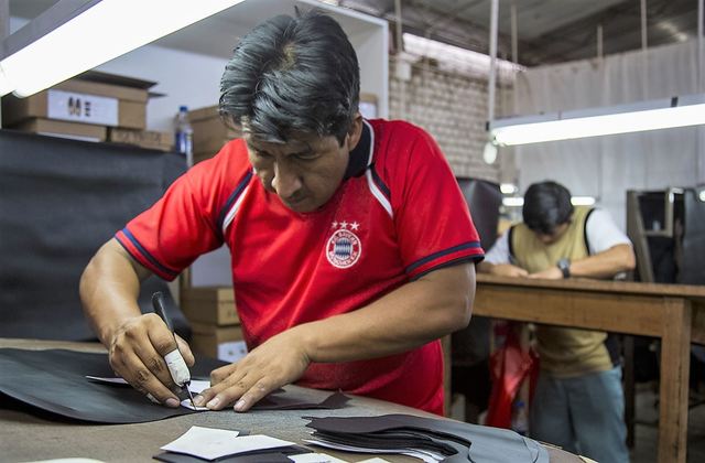 William Ulloa deja de trabajar para otros y compra su primera máquina perfiladora