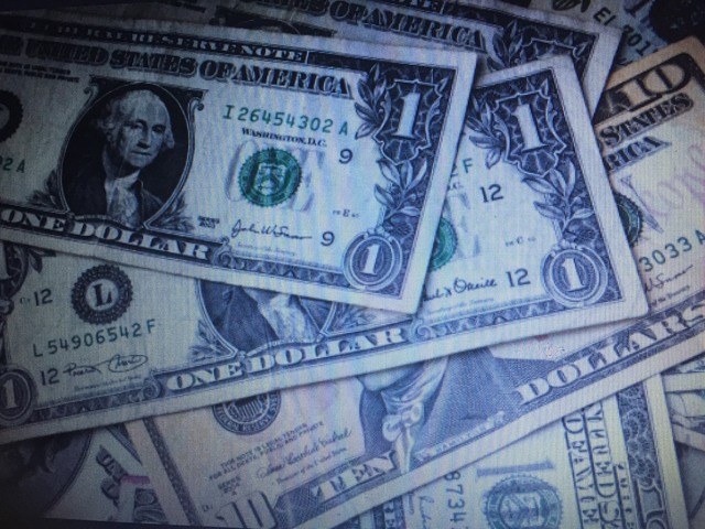 How much autobody repairer makes