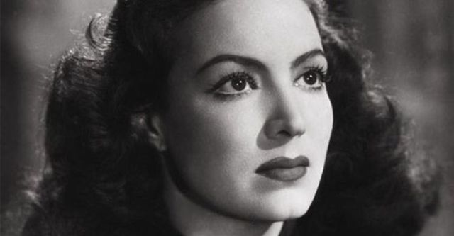 Comienza la carrera de María Félix