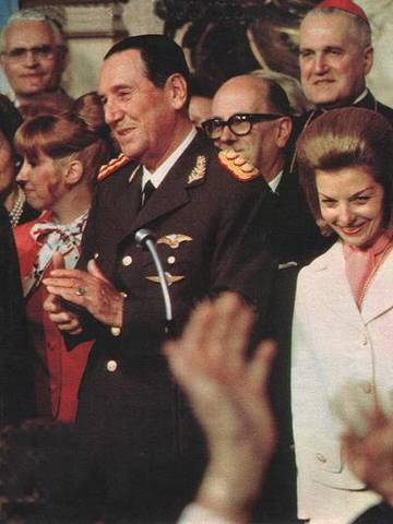 Asume Juan Domingo Perón