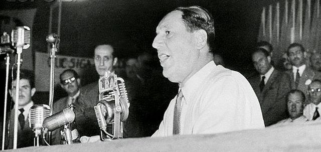 Perón anuncia su renuncia