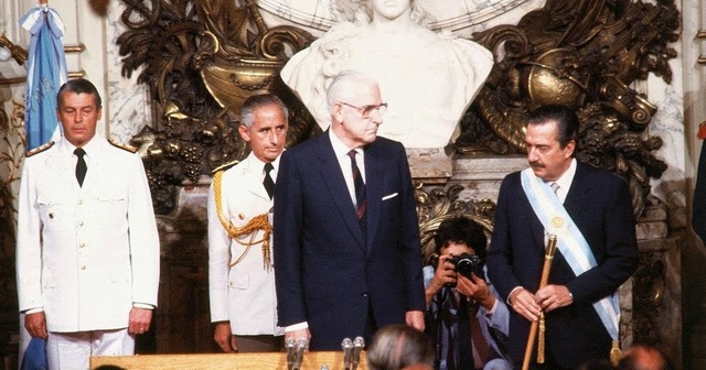 Raúl Alfonsín presidente