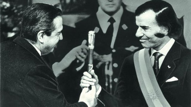 Alfonsín adelanta la entrega del mandato