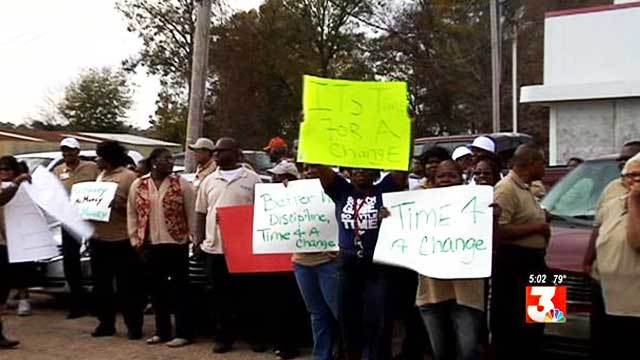 Bus Drivers in Jackson Boycott
