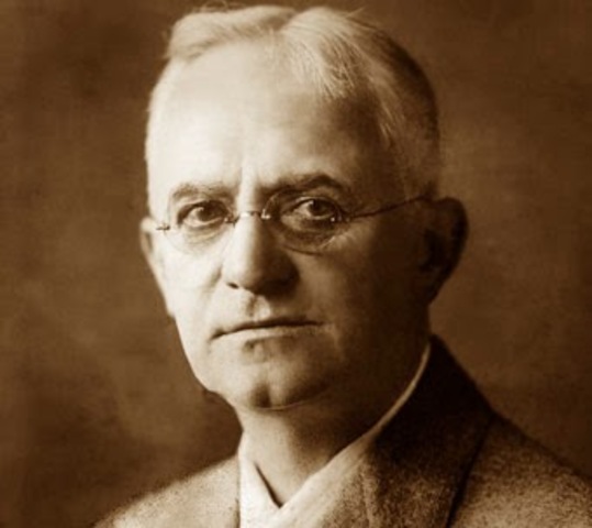 Primera Camara a blanco y negro.