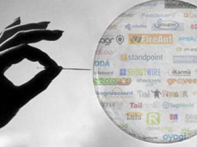 La “burbuja de Internet” estalla.