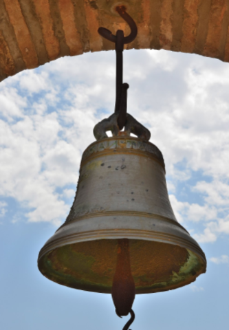 repetidos sonidos de la campana