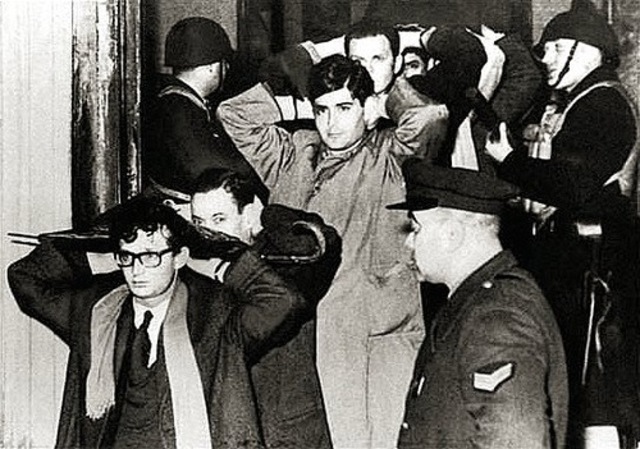 La noche de los bastones largos