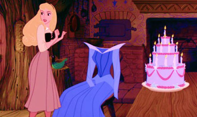 los padres angustiados crían a su hija hasta que cumple sus quince años