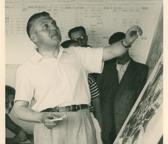 Cornelis van Eesteren †