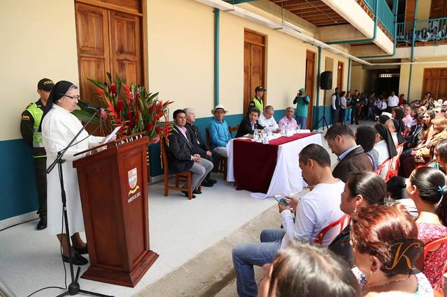 Ultima hermana  Rectora del colegio