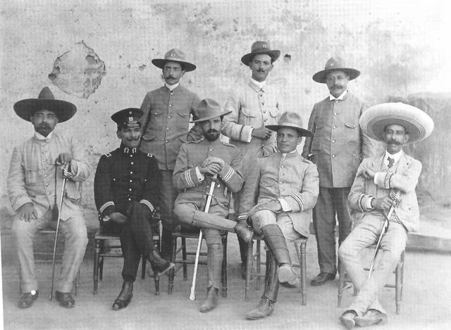 Abdica el emperador de Alemania, Guillermo II. Importantes manifestaciones en Berlín.