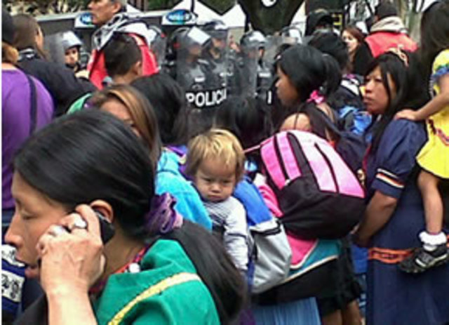 Violencia de agentes del Estado Colombiano (Policía Nacional) en contra de personas del Pueblo Embera en inmediaciones del Centro de Memoria, Paz y Reconciliación.