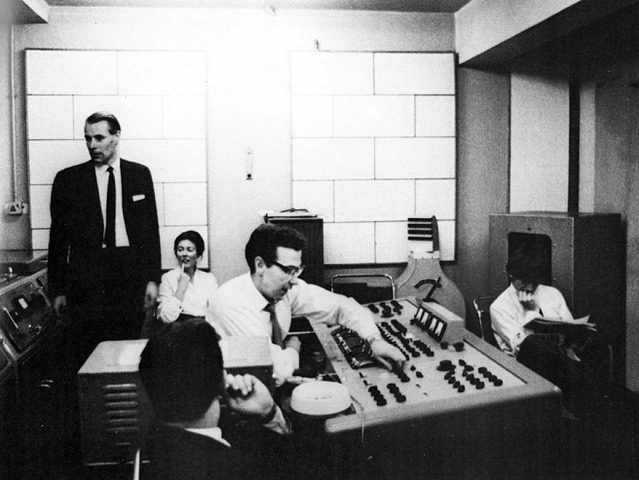 Mono Mixing - “Please Please Me”