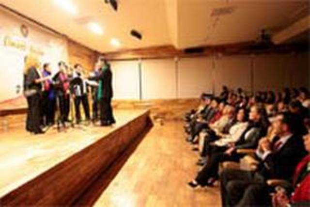 Se Abren Las Puertas del Auditorio