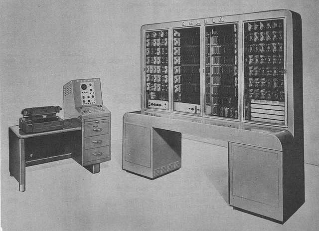 Algunas de las computadoras que se construyeron ya con transistores las RCA 501 y 601