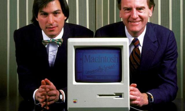 Steve Jobs se hace cargo del proyecto Macintosh