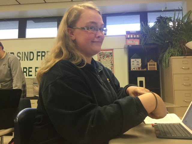 Sara hat viele Abercrombie and Fitch.