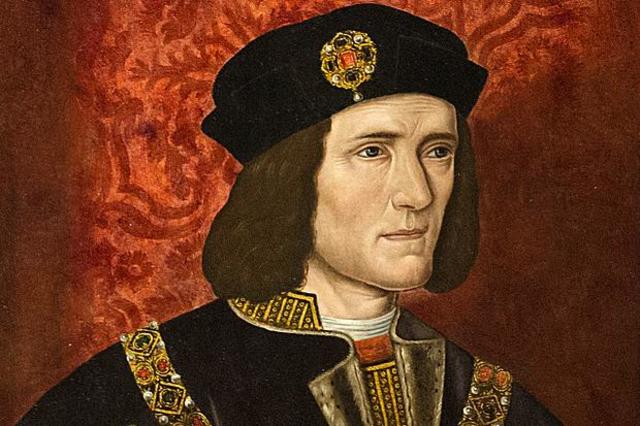 Richard III is killed in battle