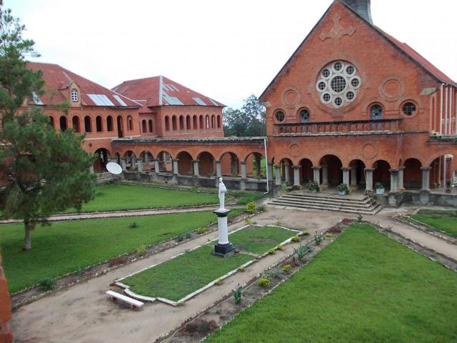 Founding of the Grand seminaire de Québec