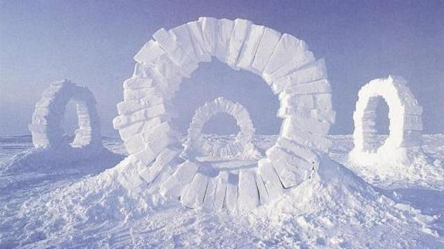 Touching North, North Pole (Andy Goldsworthy)