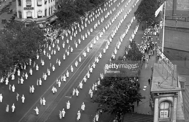 The KKK marches down Pennsylvania Avenue