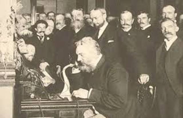 First transcontinental telephone call occurs (San Francisco-New York).