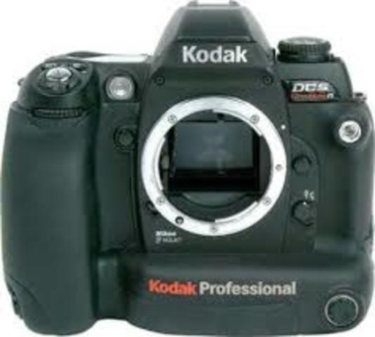 ➮ 1992 –  Kodak SLR DSC