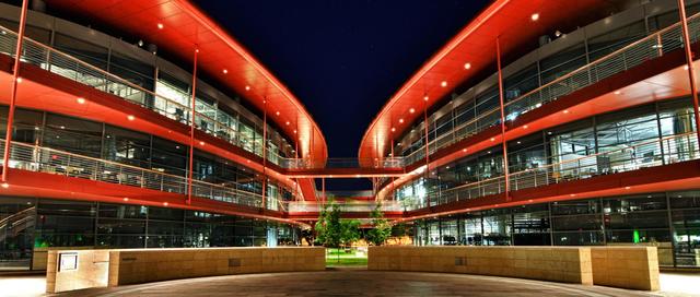 Reed Hastings changes school's and goes to Stanford