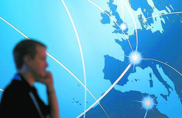 Primer acord d'itinerància mòbil