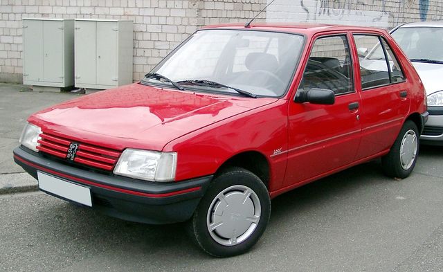 El noveno carro:  Peugeot 205