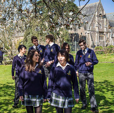 Modelo de tutoría académica y personalizado.