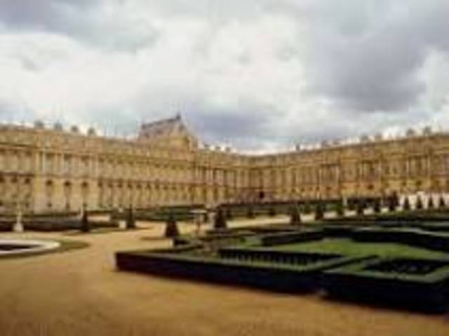 when was the palace of Versailles built