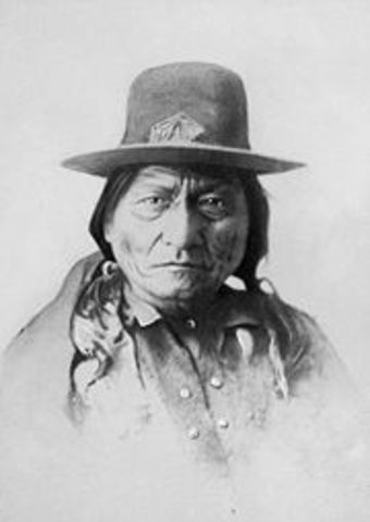 Indian police kill Sitting Bull in South Dakota