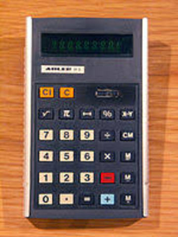 Hewlet- Packard introduces the dirst scientific pocket calculator