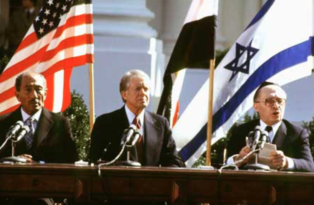 Israel and Egypt sign peace treaty